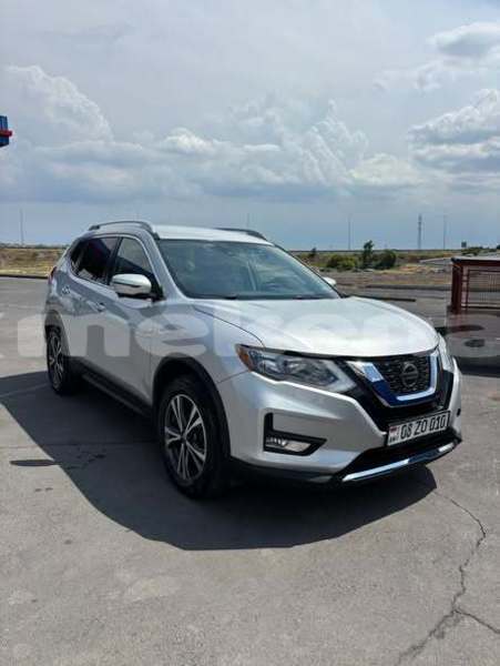 Big with watermark nissan rogue lori alaverdi 6155