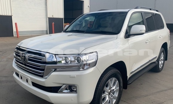 Buy Used Toyota Land Cruiser White Car in Armavir in Armavir