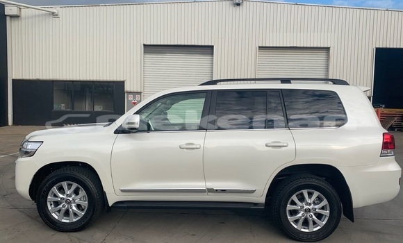 Buy Used Toyota Land Cruiser White Car in Armavir in Armavir Buy Used Toyota Land Cruiser White Car in Armavir in Armavir
