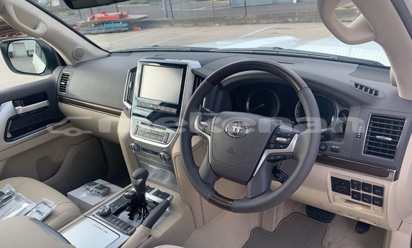 Buy Used Toyota Land Cruiser White Car in Armavir in Armavir Buy Used Toyota Land Cruiser White Car in Armavir in Armavir