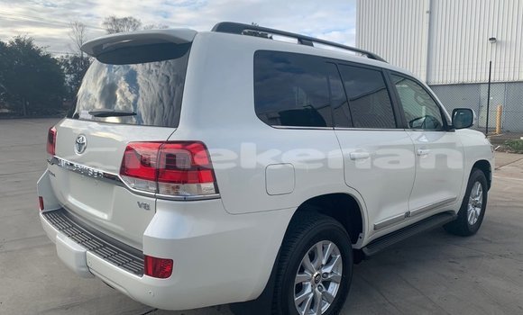 Buy Used Toyota Land Cruiser White Car in Armavir in Armavir Buy Used Toyota Land Cruiser White Car in Armavir in Armavir