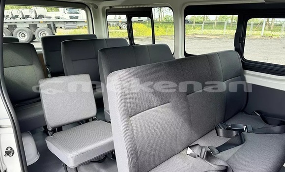 Buy Used Toyota Hiace Beige Car in Import - Dubai in Aragatsotn Buy Used Toyota Hiace Beige Car in Import - Dubai in Aragatsotn