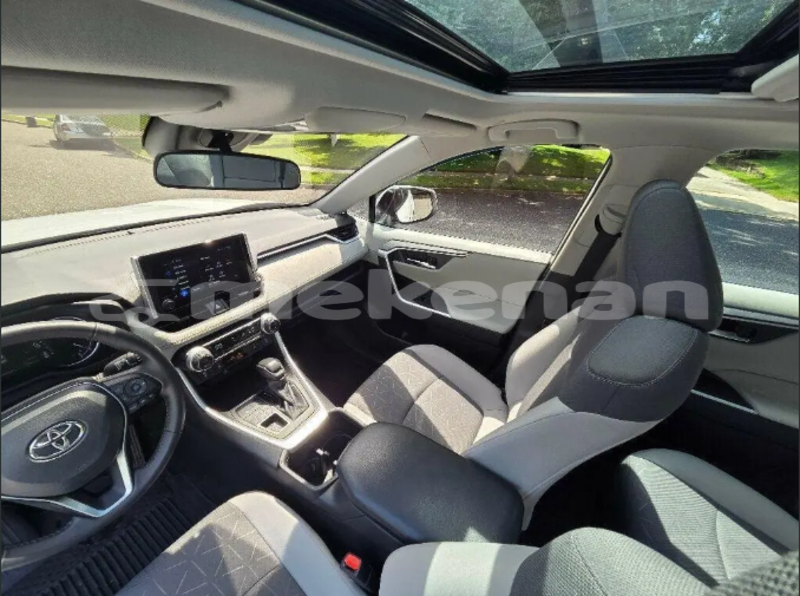 Big with watermark toyota rav4 lori akhtala 6267