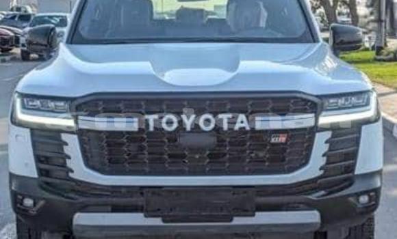 Buy Used Toyota Land Cruiser White Car in Armavir in Armavir Buy Used Toyota Land Cruiser White Car in Armavir in Armavir