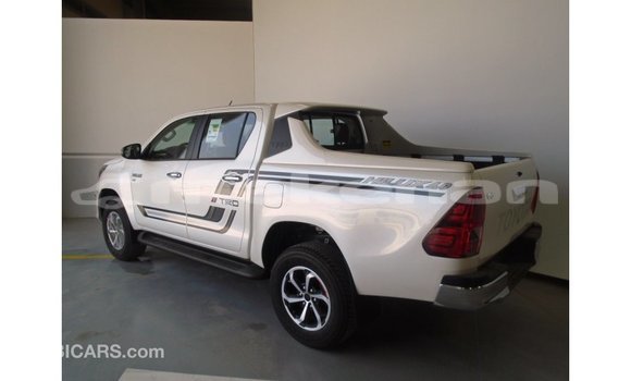 Buy Import Toyota Hilux Other Car in Import - Dubai in Aragatsotn Buy Import Toyota Hilux Other Car in Import - Dubai in Aragatsotn
