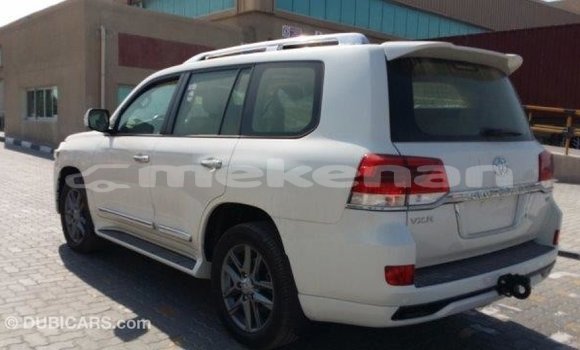 Buy Import Toyota Land Cruiser White Car in Import - Dubai in Aragatsotn Buy Import Toyota Land Cruiser White Car in Import - Dubai in Aragatsotn