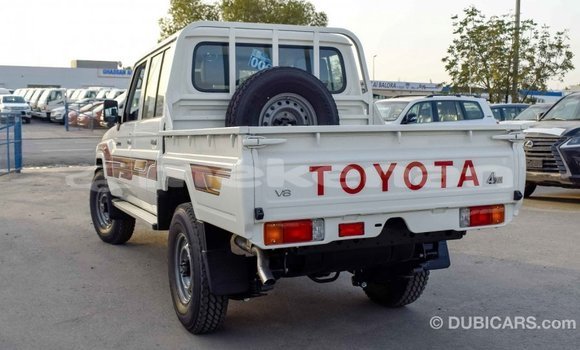 Buy Import Toyota Pickup White Car in Import - Dubai in Aragatsotn Buy Import Toyota Pickup White Car in Import - Dubai in Aragatsotn