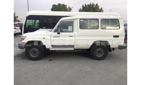 Buy Import Toyota Land Cruiser White Car in Import - Dubai in Aragatsotn Buy Import Toyota Land Cruiser White Car in Import - Dubai in Aragatsotn