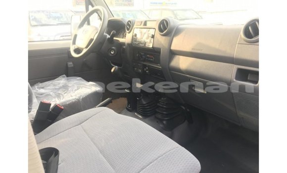 Buy Import Toyota Land Cruiser White Car in Import - Dubai in Aragatsotn Buy Import Toyota Land Cruiser White Car in Import - Dubai in Aragatsotn