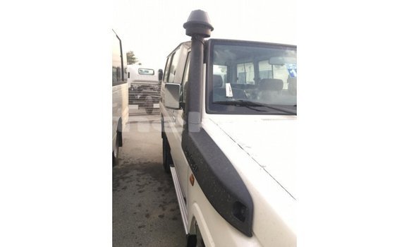 Buy Import Toyota Land Cruiser White Car in Import - Dubai in Aragatsotn Buy Import Toyota Land Cruiser White Car in Import - Dubai in Aragatsotn