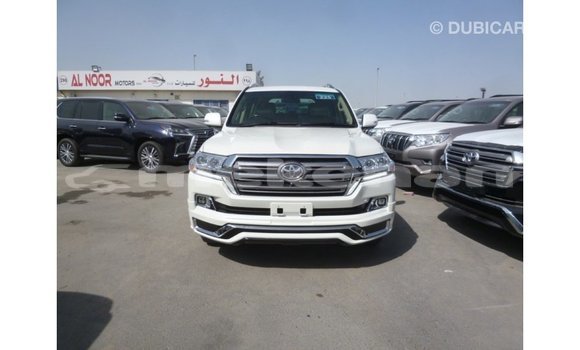 Buy Import Toyota Land Cruiser White Car in Import - Dubai in Aragatsotn Buy Import Toyota Land Cruiser White Car in Import - Dubai in Aragatsotn