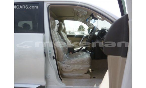 Buy Import Toyota Prado White Car in Import - Dubai in Aragatsotn Buy Import Toyota Prado White Car in Import - Dubai in Aragatsotn