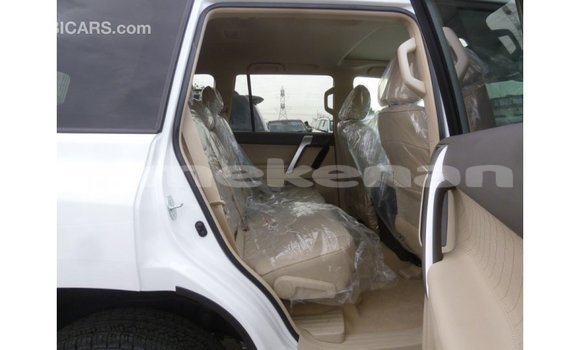 Buy Import Toyota Prado White Car in Import - Dubai in Aragatsotn Buy Import Toyota Prado White Car in Import - Dubai in Aragatsotn