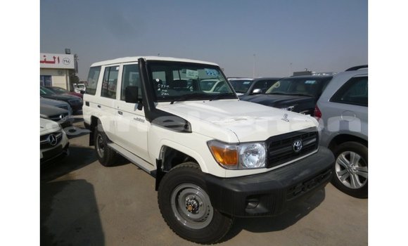 Buy Import Toyota Land Cruiser White Car in Import - Dubai in Aragatsotn Buy Import Toyota Land Cruiser White Car in Import - Dubai in Aragatsotn