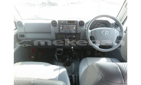 Buy Import Toyota Land Cruiser White Car in Import - Dubai in Aragatsotn Buy Import Toyota Land Cruiser White Car in Import - Dubai in Aragatsotn