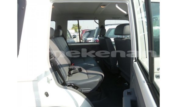 Buy Import Toyota Land Cruiser White Car in Import - Dubai in Aragatsotn Buy Import Toyota Land Cruiser White Car in Import - Dubai in Aragatsotn