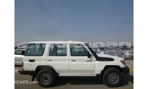 Buy Import Toyota Land Cruiser White Car in Import - Dubai in Aragatsotn Buy Import Toyota Land Cruiser White Car in Import - Dubai in Aragatsotn
