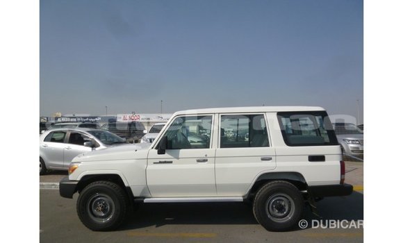 Buy Import Toyota Land Cruiser White Car in Import - Dubai in Aragatsotn Buy Import Toyota Land Cruiser White Car in Import - Dubai in Aragatsotn