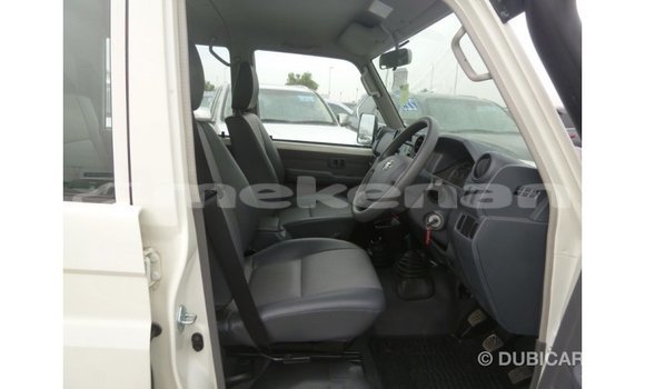 Buy Import Toyota Land Cruiser White Car in Import - Dubai in Aragatsotn Buy Import Toyota Land Cruiser White Car in Import - Dubai in Aragatsotn