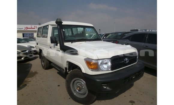 Buy Import Toyota Land Cruiser White Car in Import - Dubai in Aragatsotn Buy Import Toyota Land Cruiser White Car in Import - Dubai in Aragatsotn