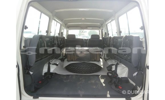 Buy Import Toyota Land Cruiser White Car in Import - Dubai in Aragatsotn Buy Import Toyota Land Cruiser White Car in Import - Dubai in Aragatsotn