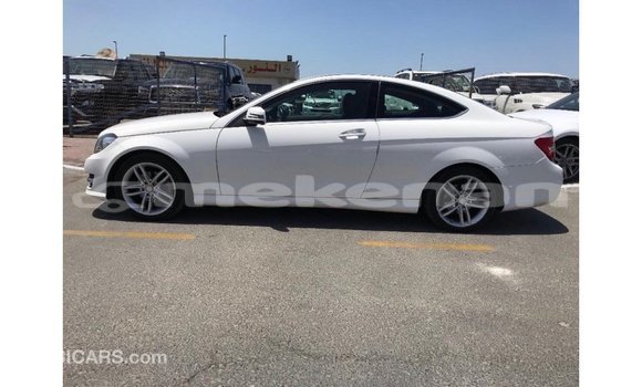 Buy Import Mercedes-Benz 190 White Car in Import - Dubai in Aragatsotn Buy Import Mercedes-Benz 190 White Car in Import - Dubai in Aragatsotn