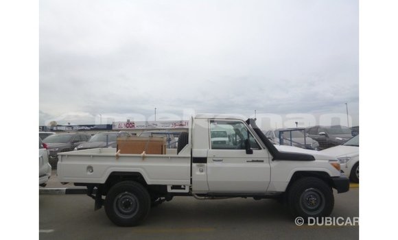 Buy Import Toyota Land Cruiser White Car in Import - Dubai in Aragatsotn Buy Import Toyota Land Cruiser White Car in Import - Dubai in Aragatsotn