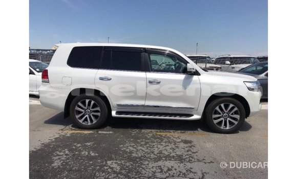 Buy Import Toyota Land Cruiser White Car in Import - Dubai in Aragatsotn Buy Import Toyota Land Cruiser White Car in Import - Dubai in Aragatsotn