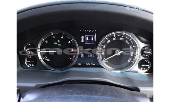 Buy Import Toyota Land Cruiser White Car in Import - Dubai in Aragatsotn Buy Import Toyota Land Cruiser White Car in Import - Dubai in Aragatsotn