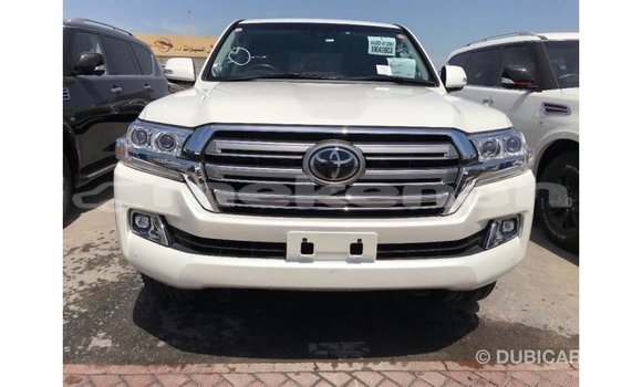 Buy Import Toyota Land Cruiser White Car in Import - Dubai in Aragatsotn Buy Import Toyota Land Cruiser White Car in Import - Dubai in Aragatsotn