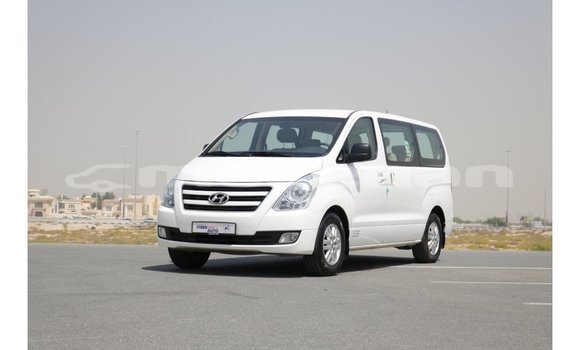 Buy Import Hyundai Chorus White Truck in Import - Dubai in Aragatsotn