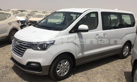 Buy Import Hyundai Chorus White Truck in Import - Dubai in Aragatsotn Buy Import Hyundai Chorus White Truck in Import - Dubai in Aragatsotn
