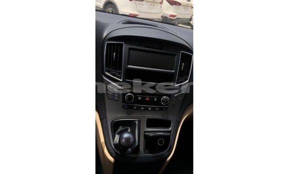 Buy Import Hyundai Chorus White Truck in Import - Dubai in Aragatsotn Buy Import Hyundai Chorus White Truck in Import - Dubai in Aragatsotn