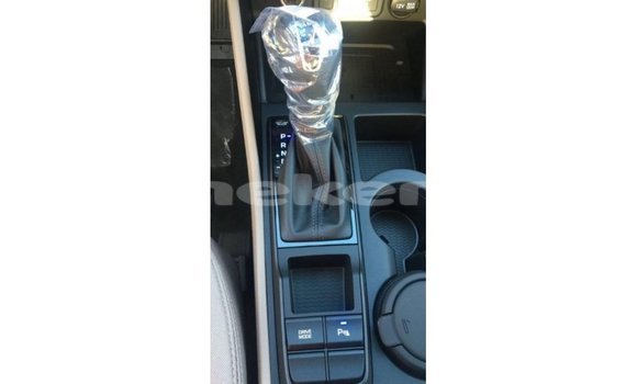 Buy Import Hyundai Tucson White Car in Import - Dubai in Aragatsotn Buy Import Hyundai Tucson White Car in Import - Dubai in Aragatsotn