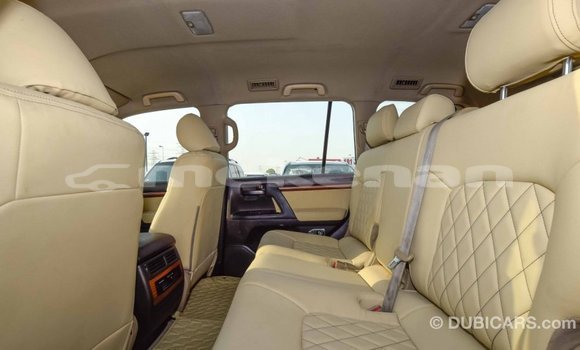 Buy Import Toyota Land Cruiser White Car in Import - Dubai in Aragatsotn Buy Import Toyota Land Cruiser White Car in Import - Dubai in Aragatsotn
