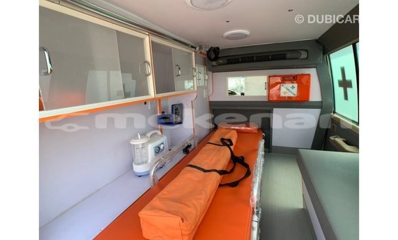 Buy Import Toyota Land Cruiser White Car in Import - Dubai in Aragatsotn Buy Import Toyota Land Cruiser White Car in Import - Dubai in Aragatsotn