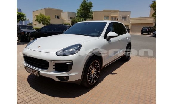 Buy Import Porsche Cayenne White Car in Import - Dubai in Aragatsotn
