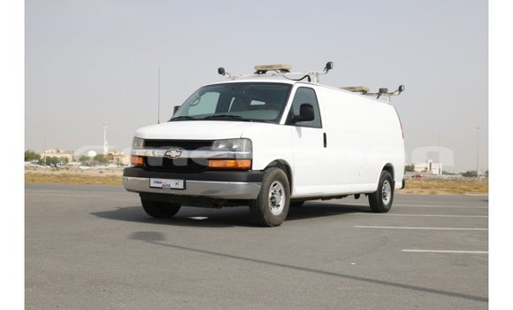 Buy Import Chevrolet Express White Car in Import - Dubai in Aragatsotn
