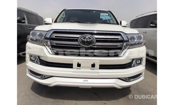 Buy Import Toyota Land Cruiser White Car in Import - Dubai in Aragatsotn Buy Import Toyota Land Cruiser White Car in Import - Dubai in Aragatsotn