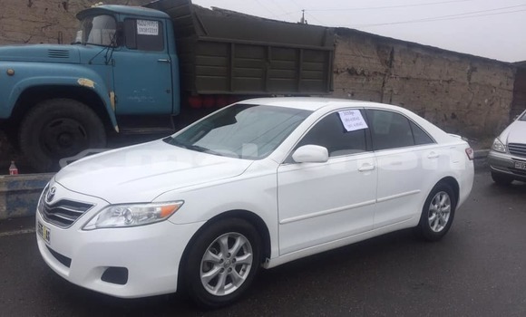 Buy Used Toyota Camry White Car in Yerevan in Yerevan Buy Used Toyota Camry White Car in Yerevan in Yerevan