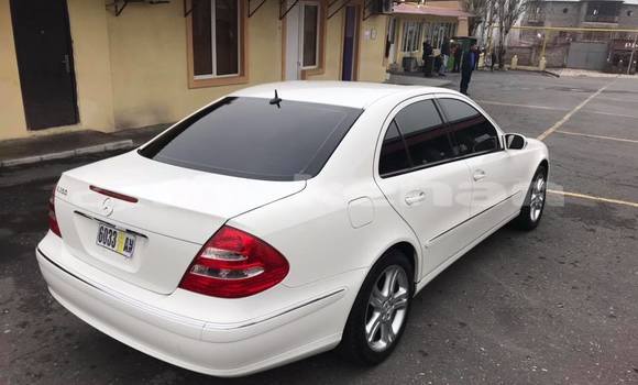Buy Used Mercedes-Benz E-klasse White Car in Yerevan in Yerevan Buy Used Mercedes-Benz E-klasse White Car in Yerevan in Yerevan