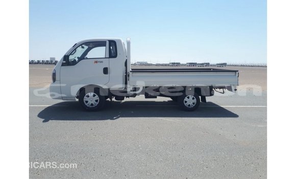 Buy Import Kia Carens White Car in Import - Dubai in Aragatsotn Buy Import Kia Carens White Car in Import - Dubai in Aragatsotn